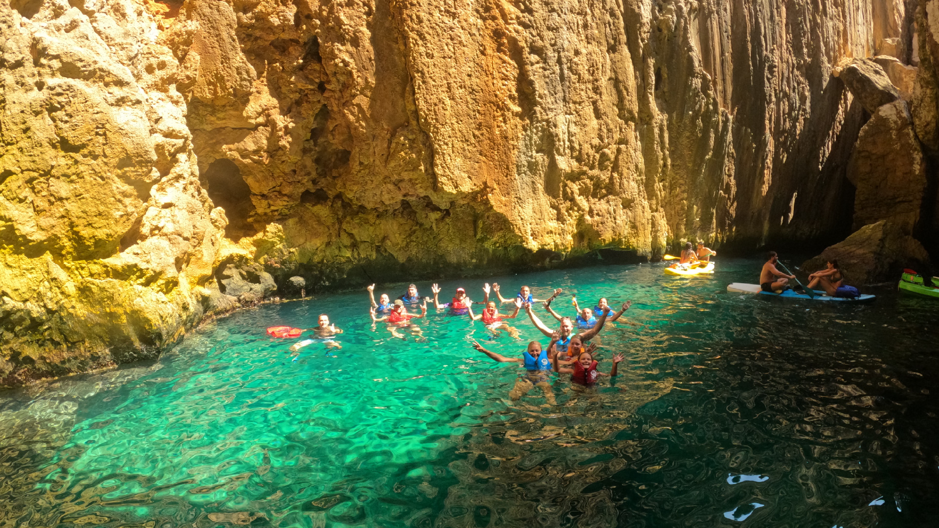 ¿Cómo llegar a la Cueva de los Peces o Cala dels Testos?